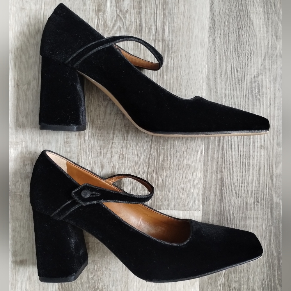 Le Monde Beryl Elegant Black Suede Mary Jane Shoes 9